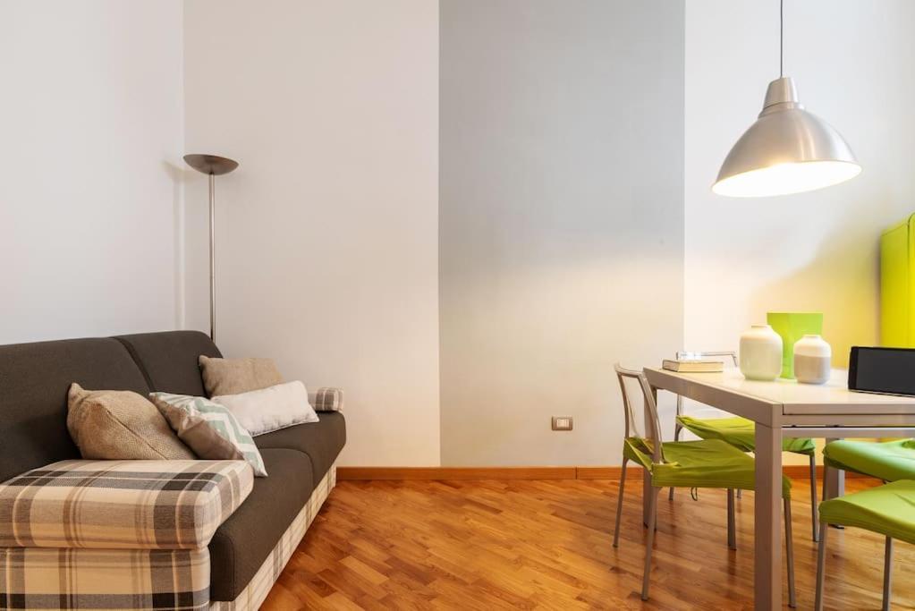 Eva Flexyrent Apartment Milan Bagian luar foto